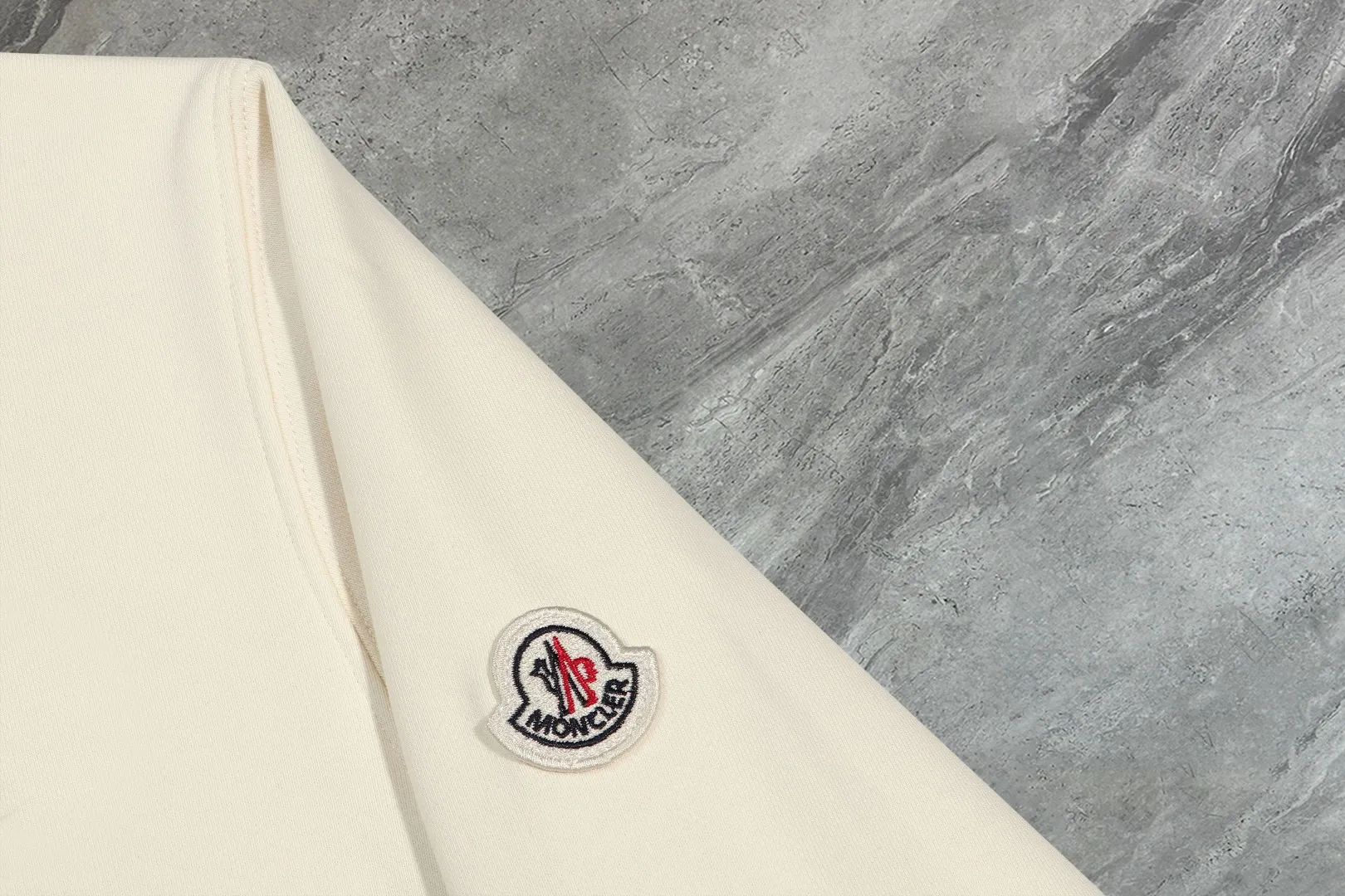 〖 𝐌𝐎𝐍𝐂𝐋𝐄𝐑~ 〗 440g ， 😎 ， ， Factory 2025 T ， ， Premium LOGO， Same Style ：Black White Size：S M L XL 2XL